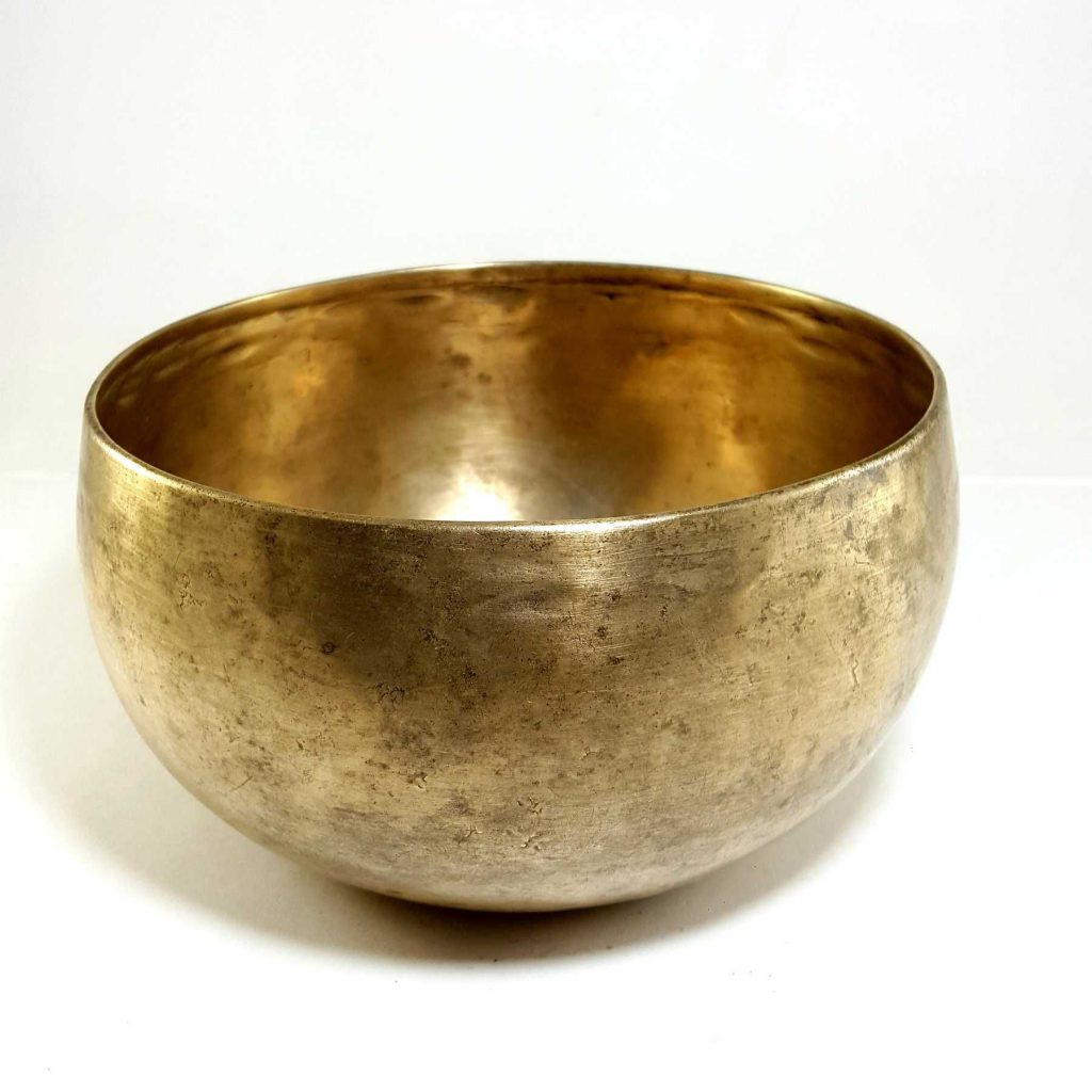 Antique Handmade Singing Bowl 134 Hz D#3 Chakra