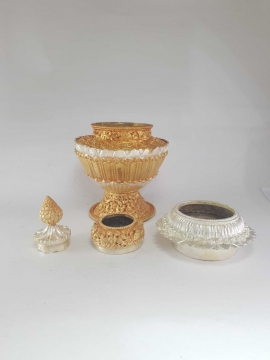 Objet tibétain avec une sculpture profonde