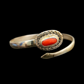 Pulsera de Vajrayana en plata esterlina con incrustaciones de piedra