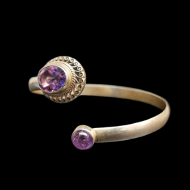 Pulsera de plata esterlina con engaste de piedra