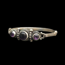 Pulsera de plata esterlina con incrustaciones de piedra
