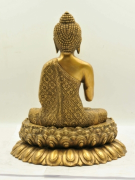 Statue du Bouddha Amoghasiddhi faite à la main
