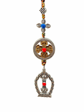 Amuleto de metal con doble dorje para la práctica del Vajrayana