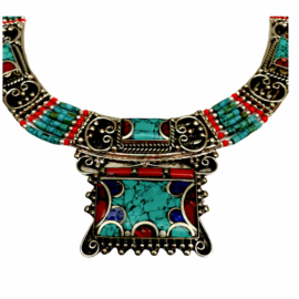 Collier tribal népalais en métal avec pierres