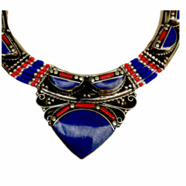 Collier tribal népalais en métal avec incrustation de pierre