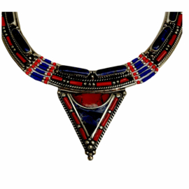 Collier tribal népalais en métal avec incrustation de pierre