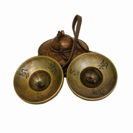 Tingsha en bronze avec Om Mani Padme Hum