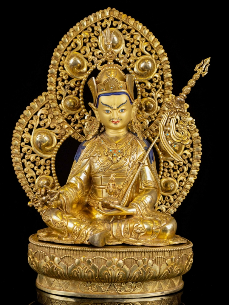 Statue de Padmasambhava en cuivre magistralement façonnée - Symbole de sagesse et d'illumination