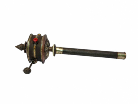 Rueda de oración portátil de bronce y madera