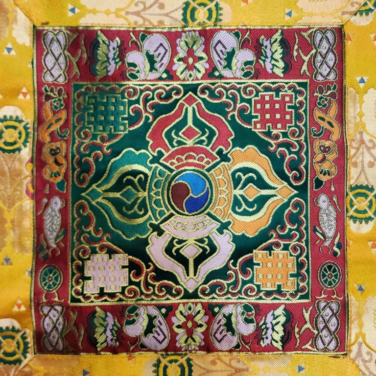 Nappe en brocart de Cochin avec double dorje