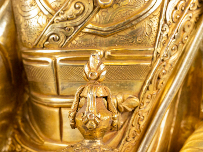 Statue de Padmasambhava en cuivre magistralement façonnée - Symbole de sagesse et d'illumination