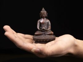 Statue miniature en cuivre d&rsquo;Amitabha Bouddha : Incarnation de la Lumière et de la Compassion infinies