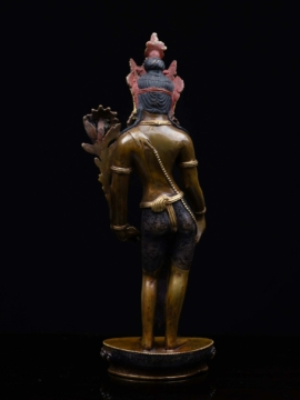 Statue en cuivre de Padmapani Lokeshvara avec moitié plaqué or et finition oxydée chocolat