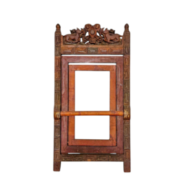 Étagère en bois tibétain avec de profondes sculptures