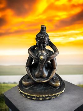 This handmade Samantabhadra statue from Nepal embodies compassion and wisdom, inviting blessings into your life. Its compact form is perfect for your spiritual journey.